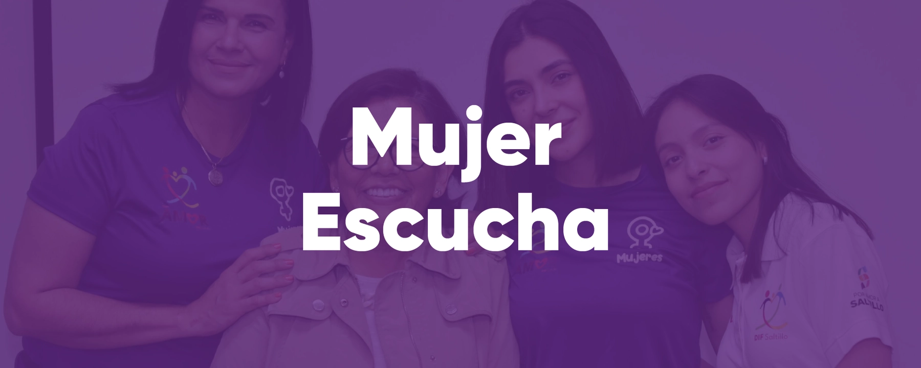 mujer escucha